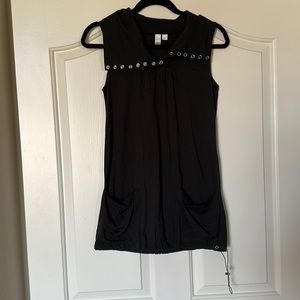 Snap neck adjustable tank top
